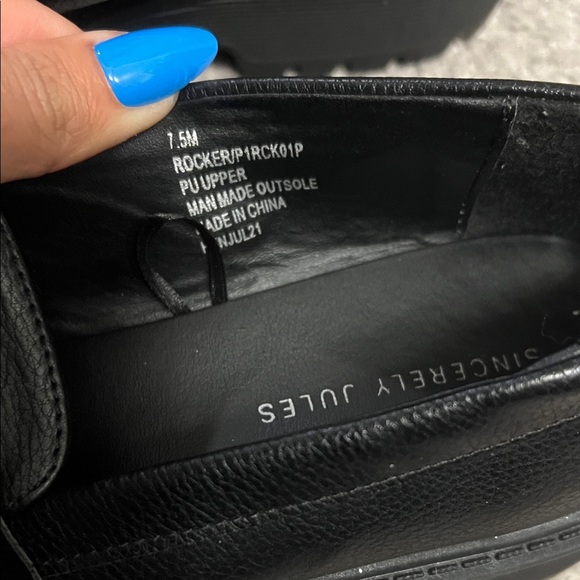 Sincerly Jules Black Chunky Lug Penny Loafers - Picture 4 of 6